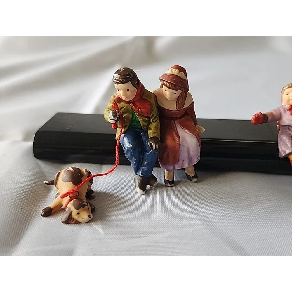VTG Heritage Collection Christmas At‎ The Park Set Of 3 Handpainted Figurines